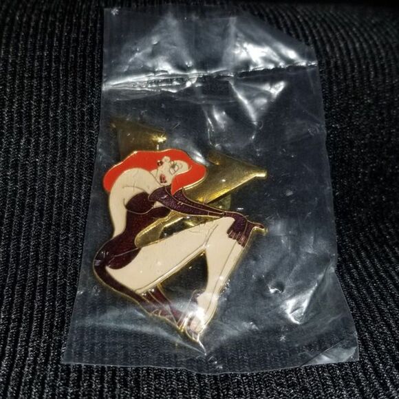 Jessica Rabbit Pin Sexy Seated Letter Y Glamour Disney Roger Rabbit Vintage - Picture 6 of 7